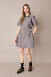 Sporty dress with zipper