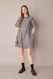 Sporty dress with zipper