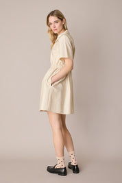 Sporty dress with zipper