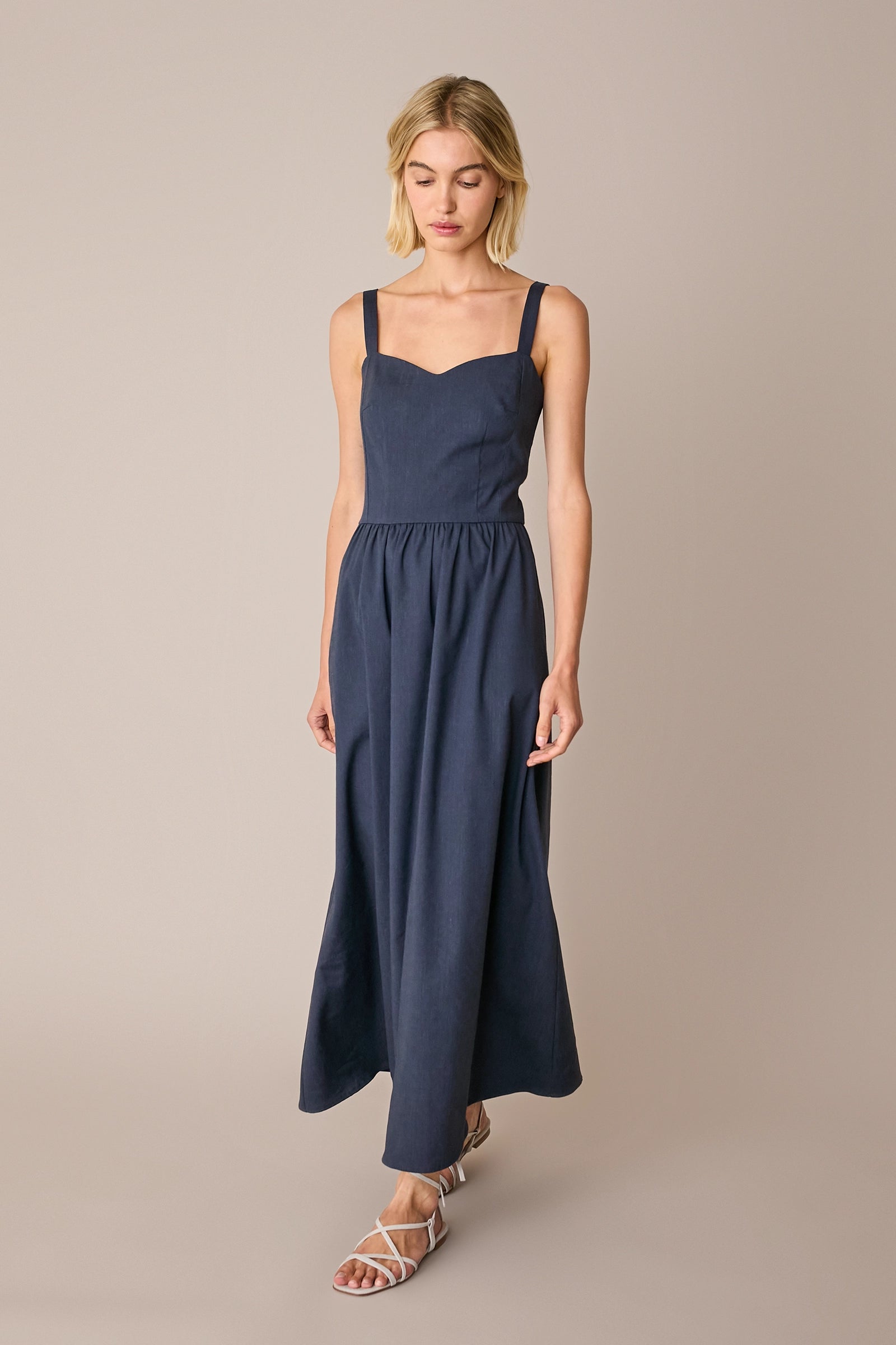 Abito lungo in lino stretch