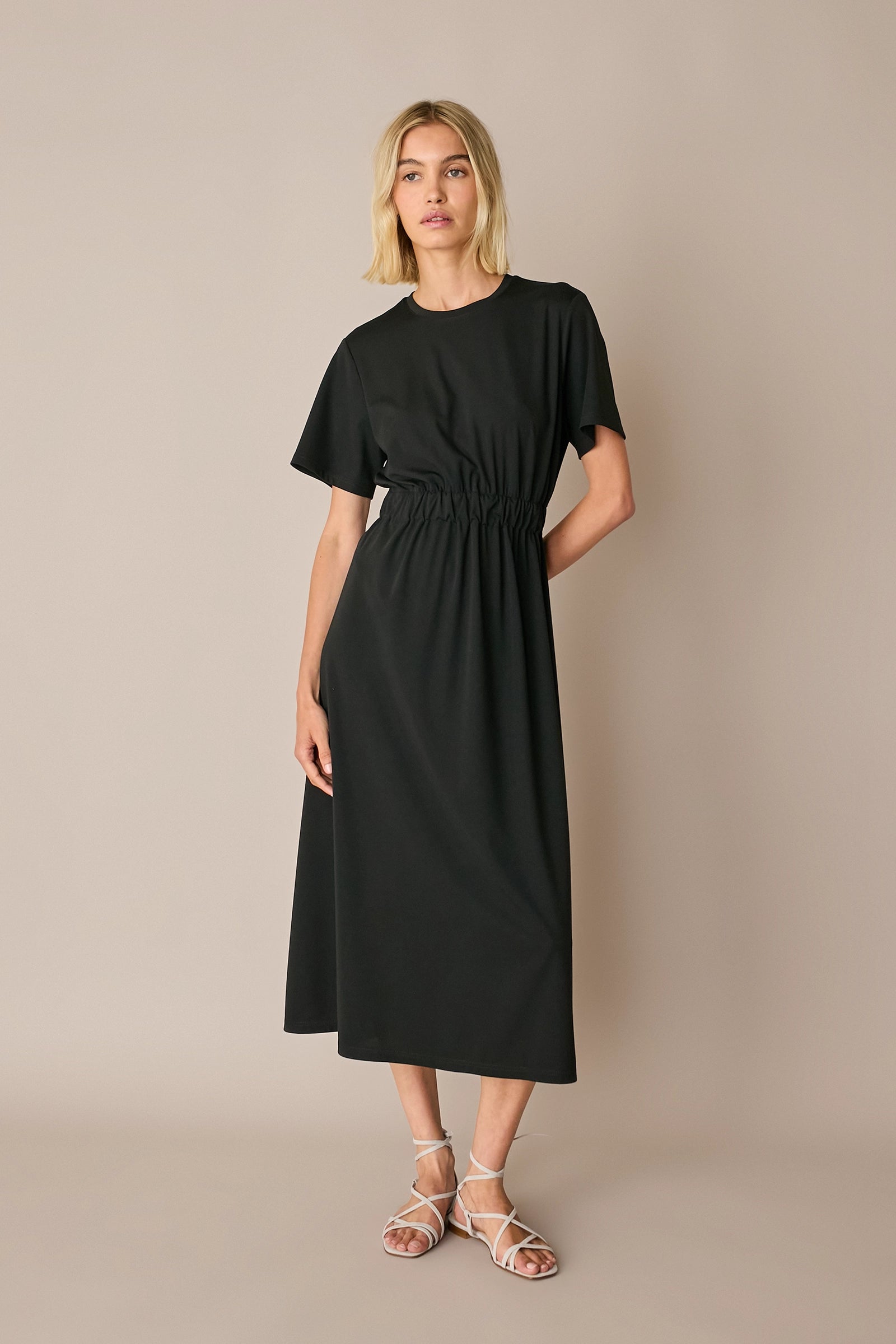 T-shirt dress with back cut-out