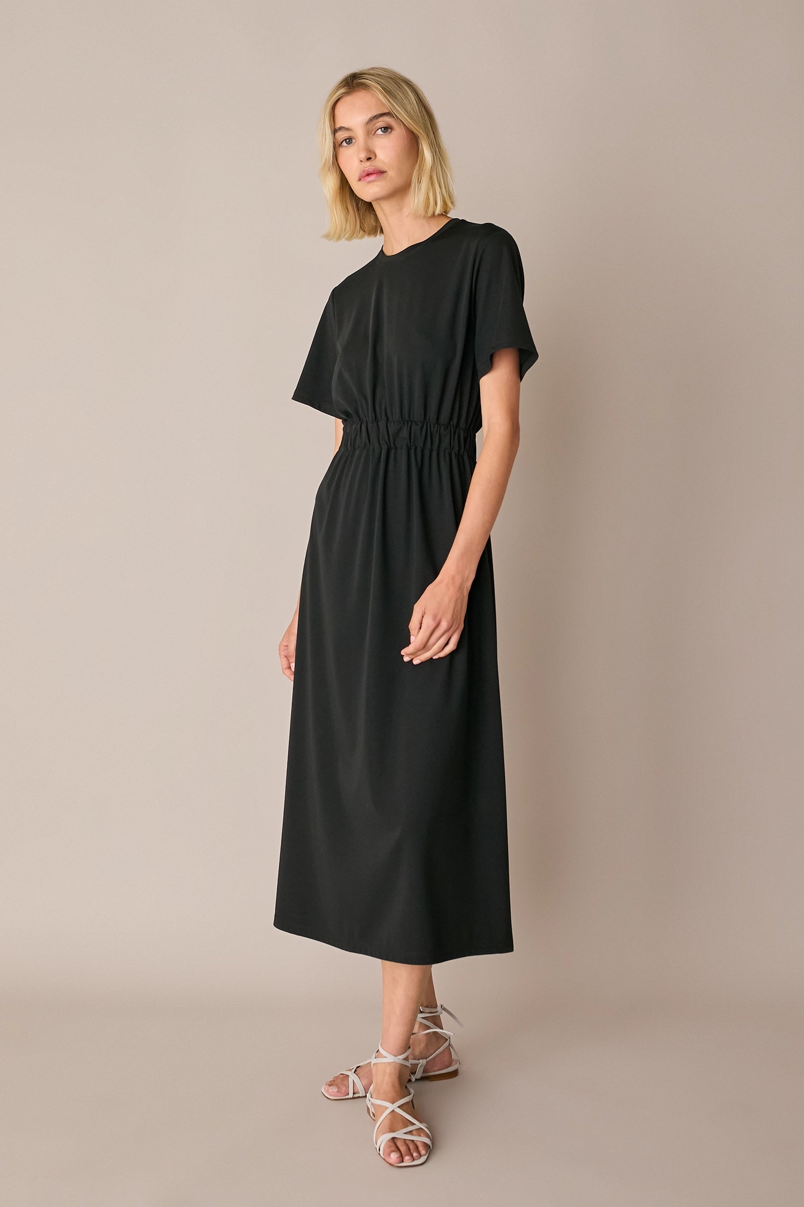 T-shirt dress with back cut-out