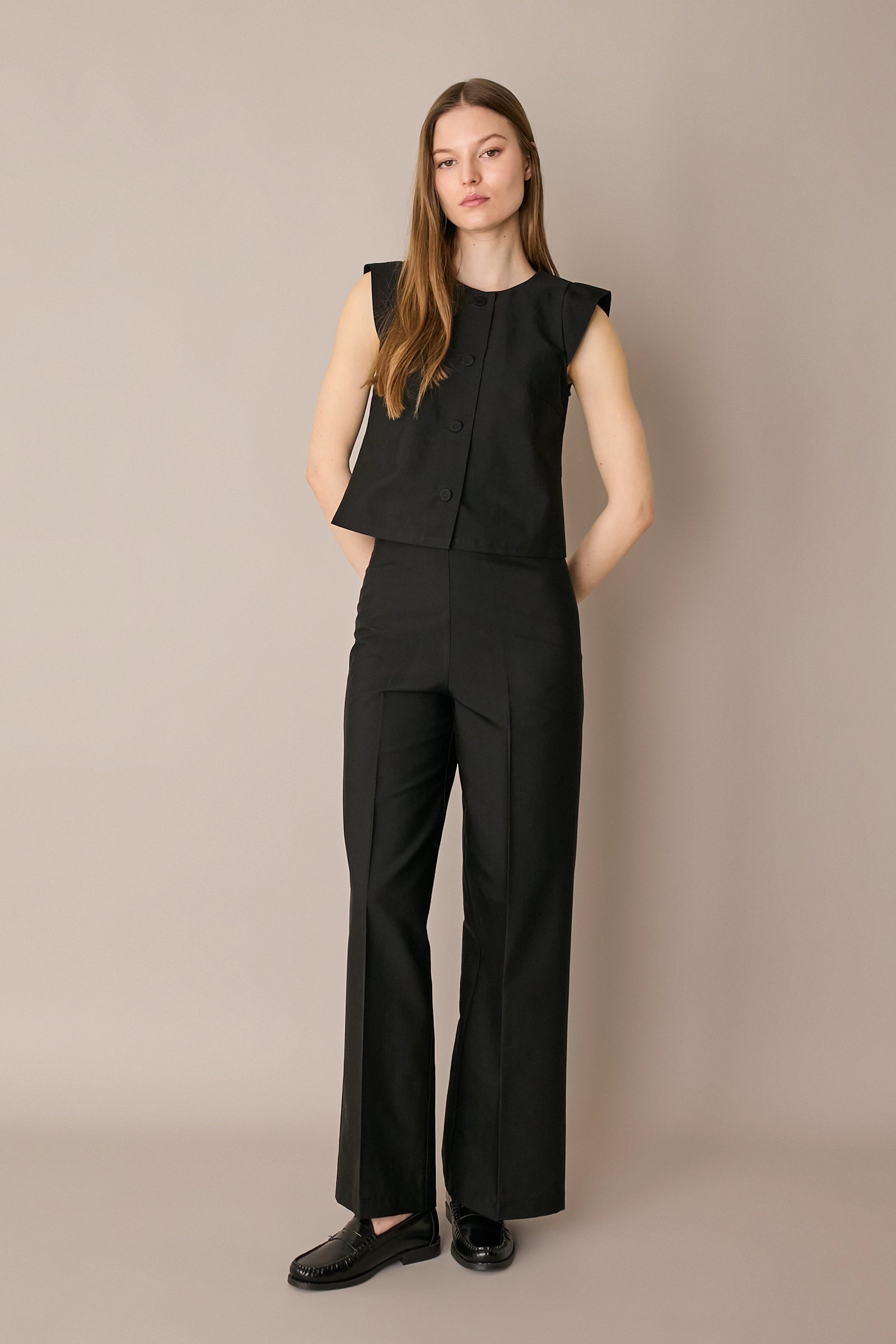 Pantaloni leggeri a palazzo