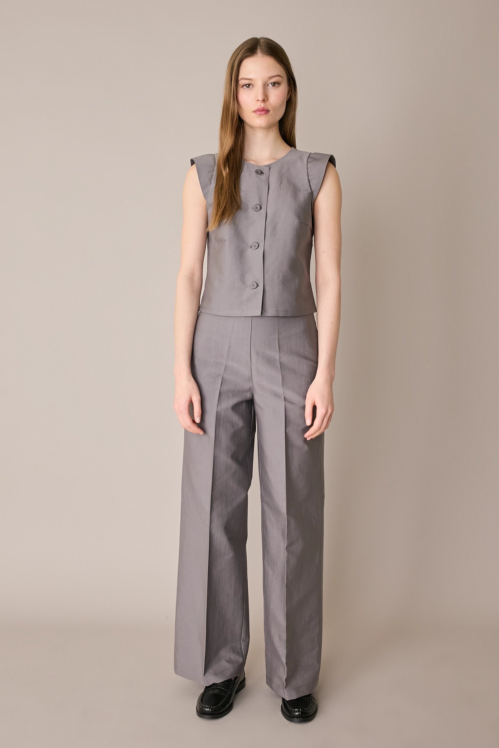 Pantaloni leggeri a palazzo