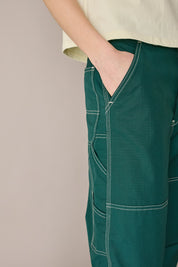 Sporty trousers with contrast stitching