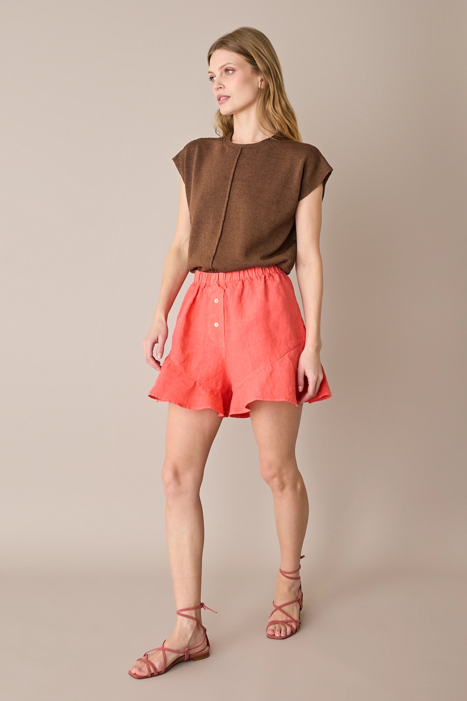 Shorts in lino con bottoni