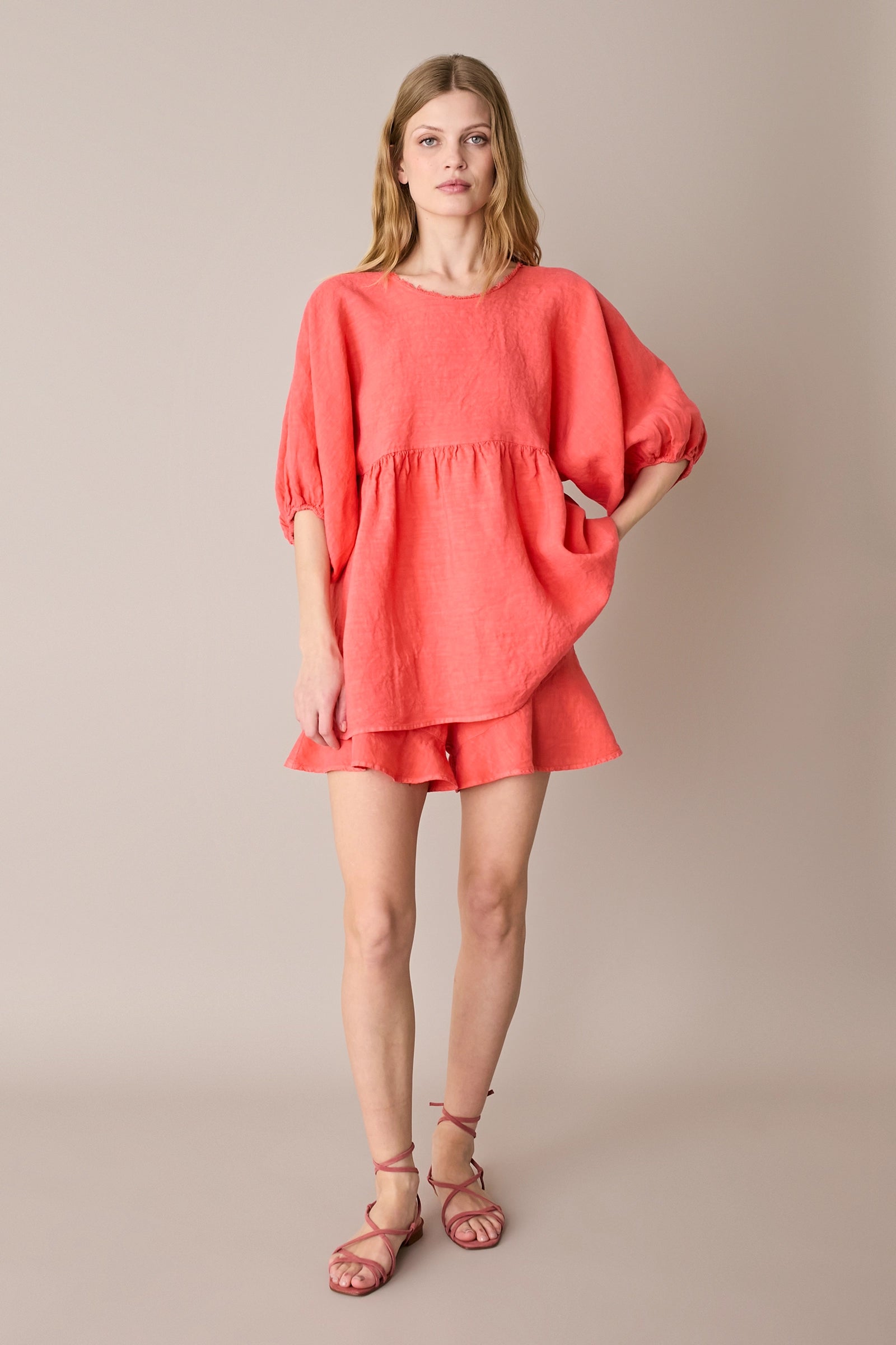 Shorts in lino con bottoni