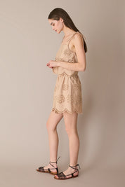 Cut-out floral embroidered shorts
