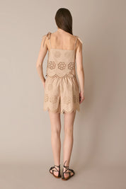 Cut-out floral embroidered shorts