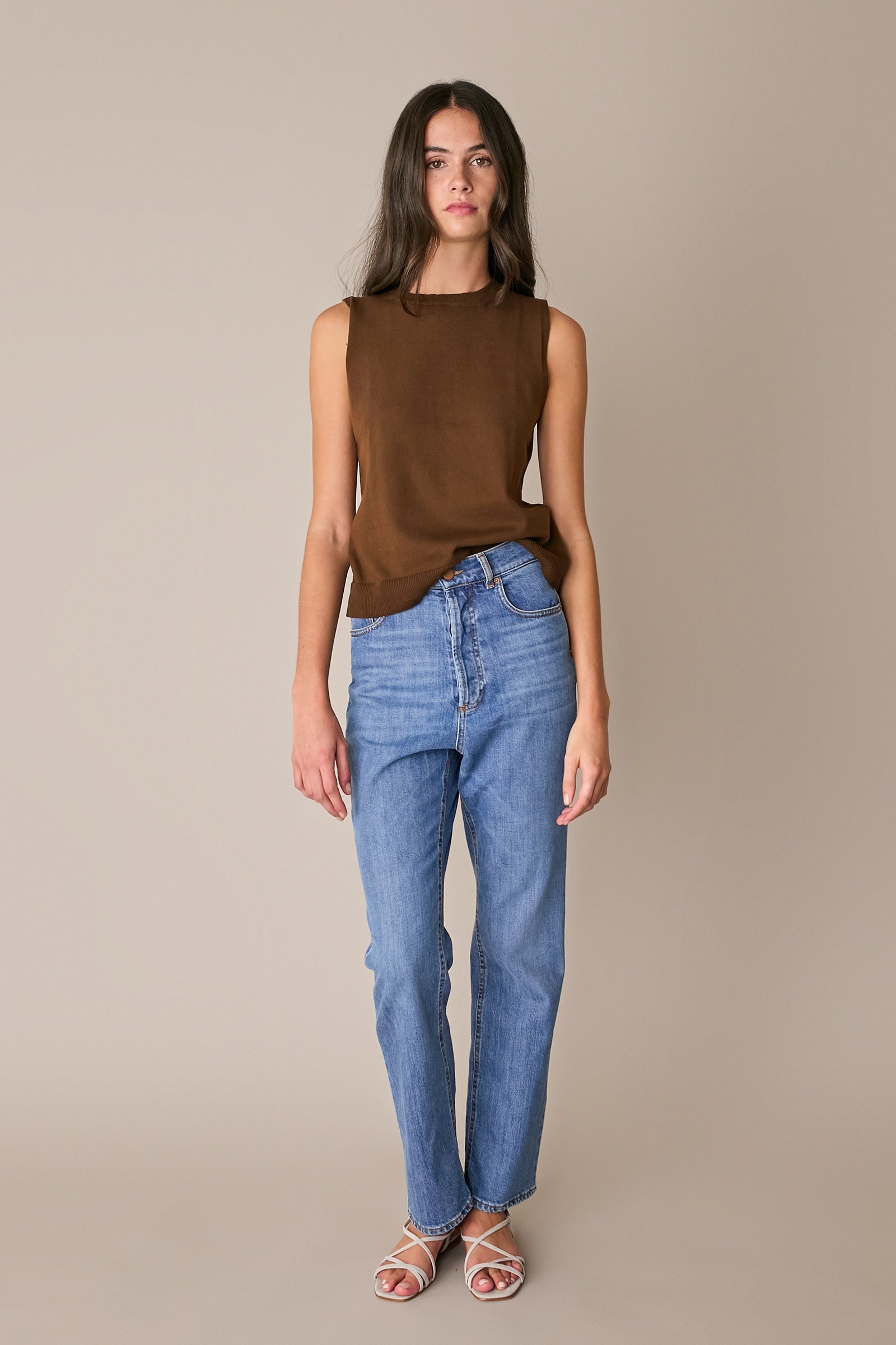 Straight-leg stretch jeans
