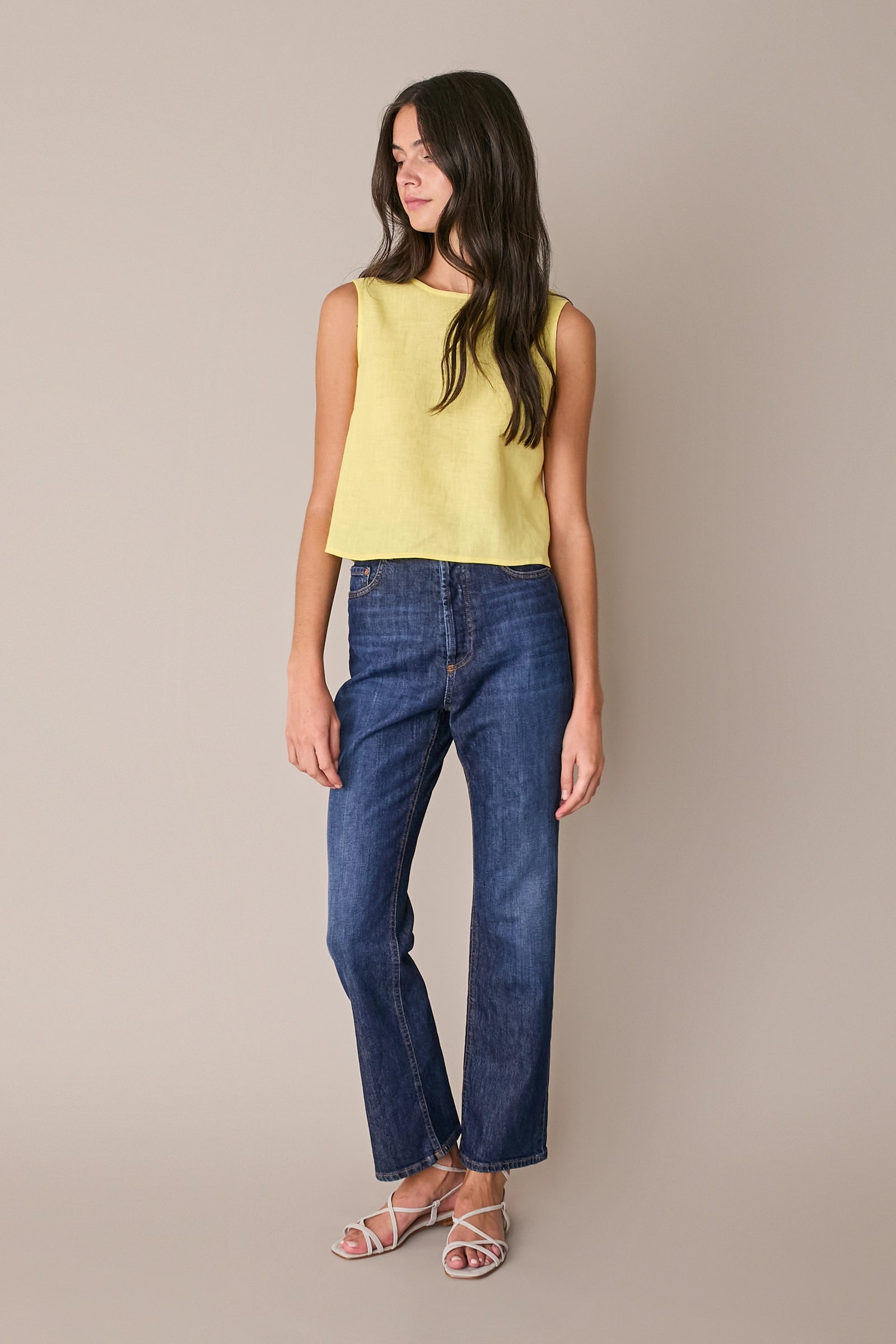 Straight-leg stretch jeans
