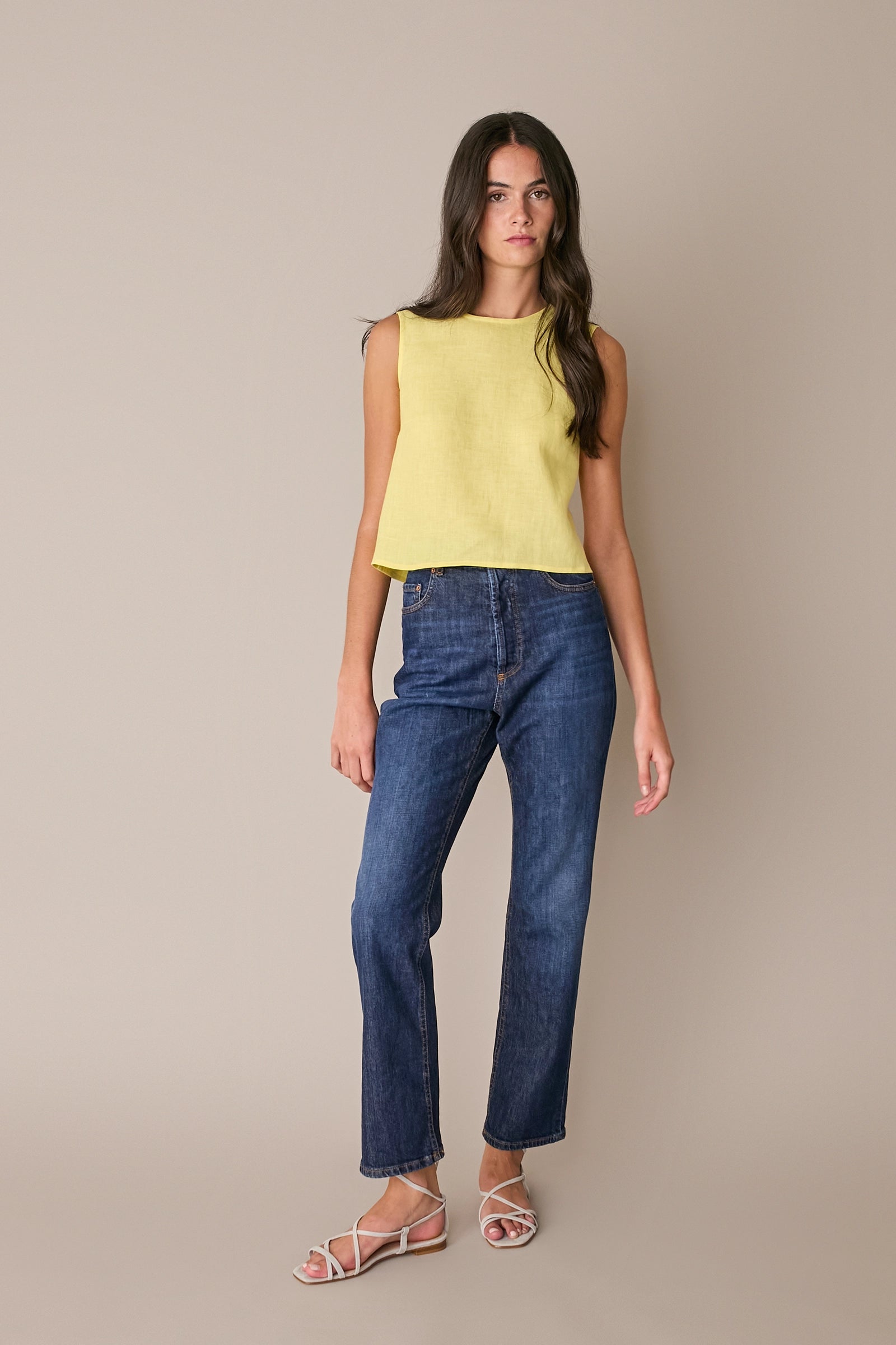Straight-leg stretch jeans
