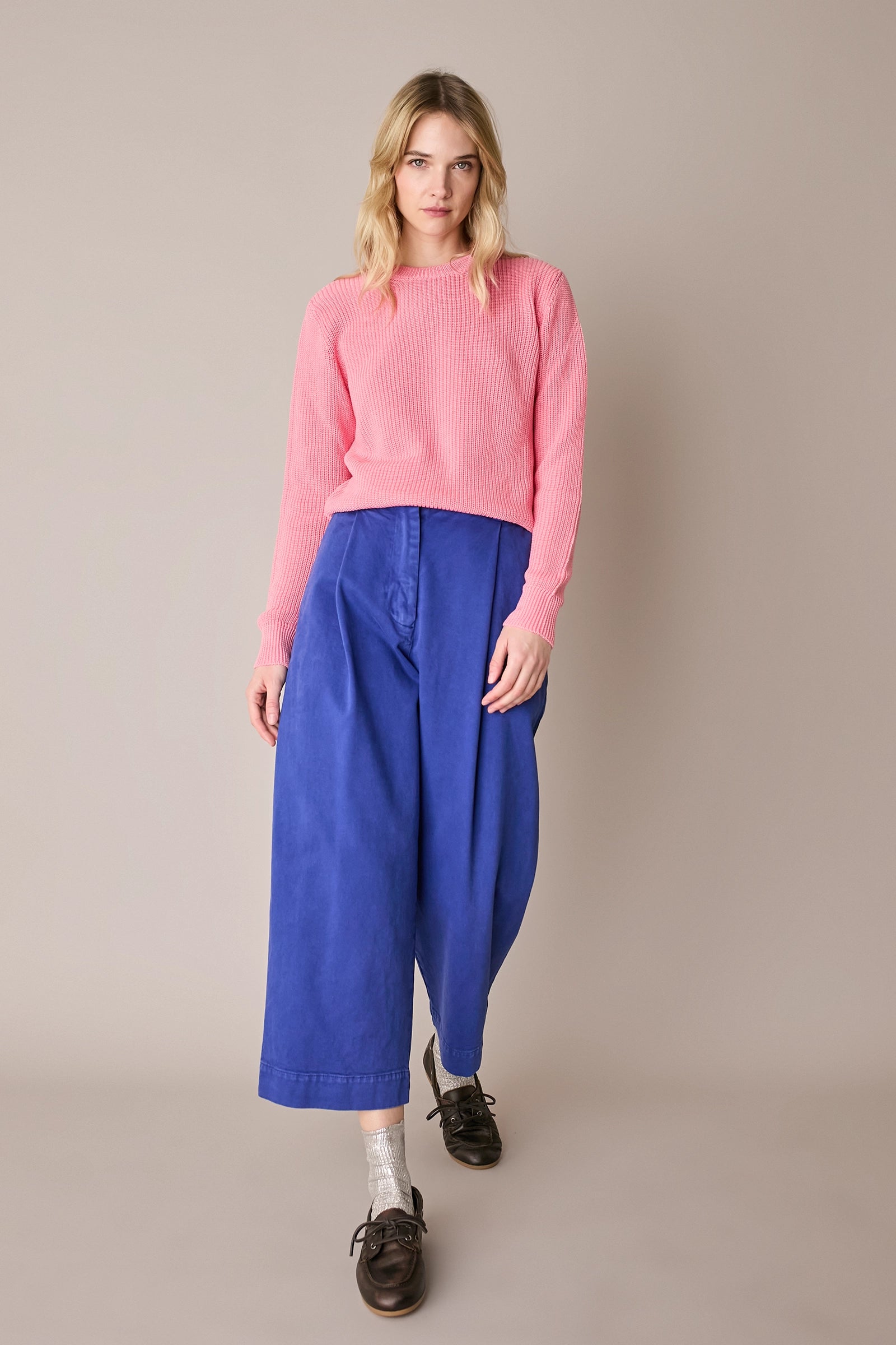 Casual trousers with pleats
