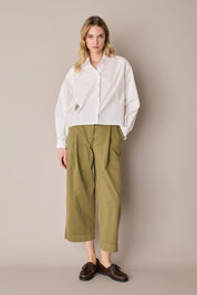 Casual trousers with pleats
