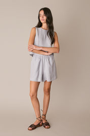 Elastic-waist linen shorts