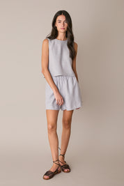 Elastic-waist linen shorts