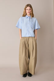 Linen trousers with pleats