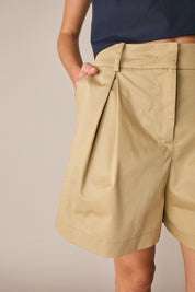 Pleated shorts