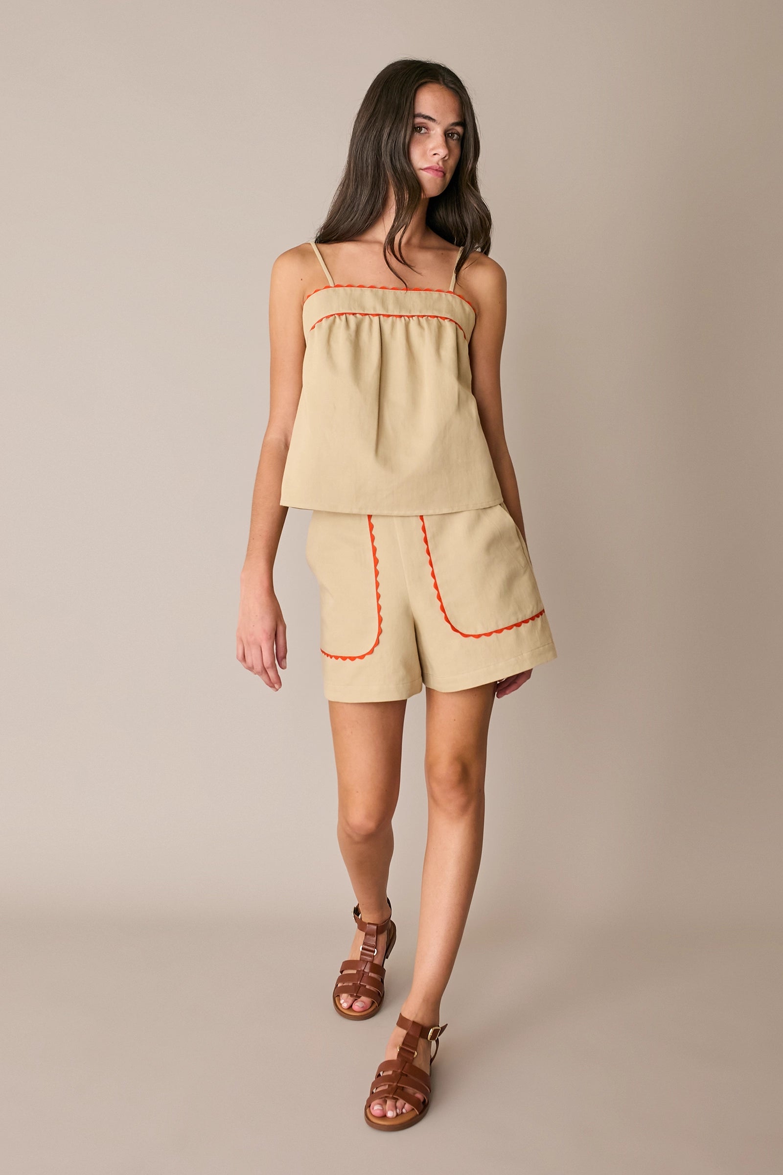 Contrast trim shorts