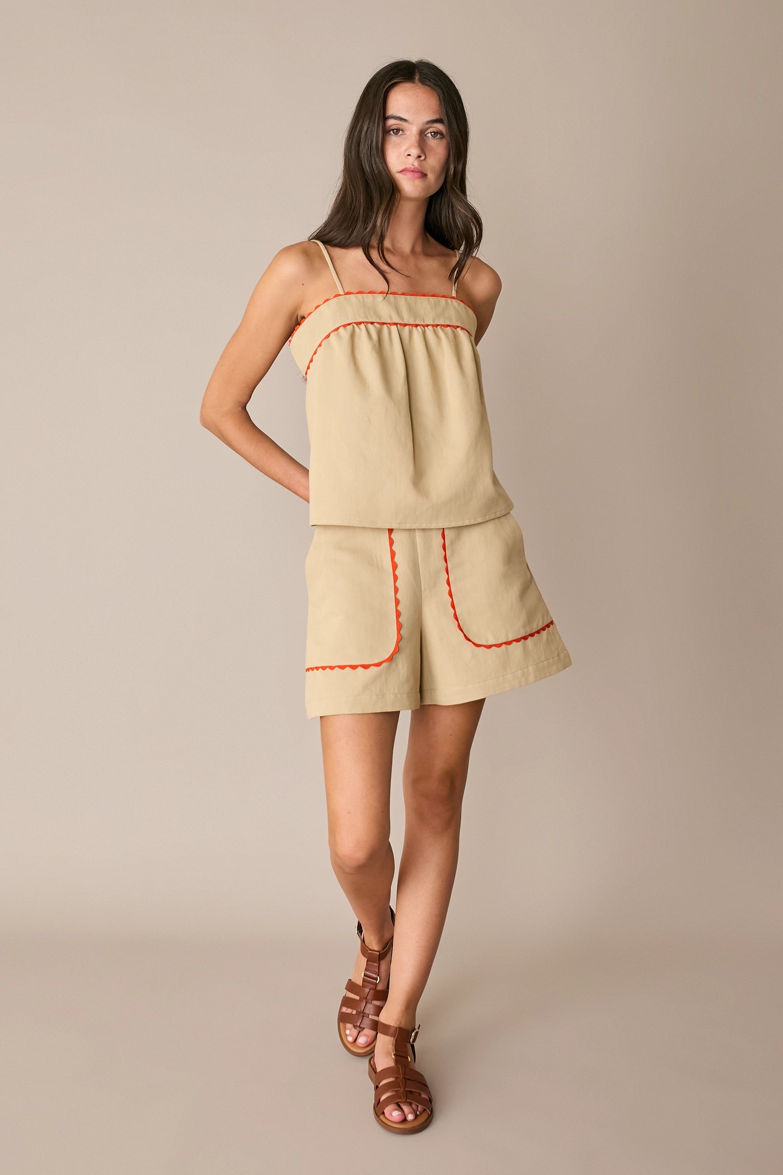 Contrast trim shorts