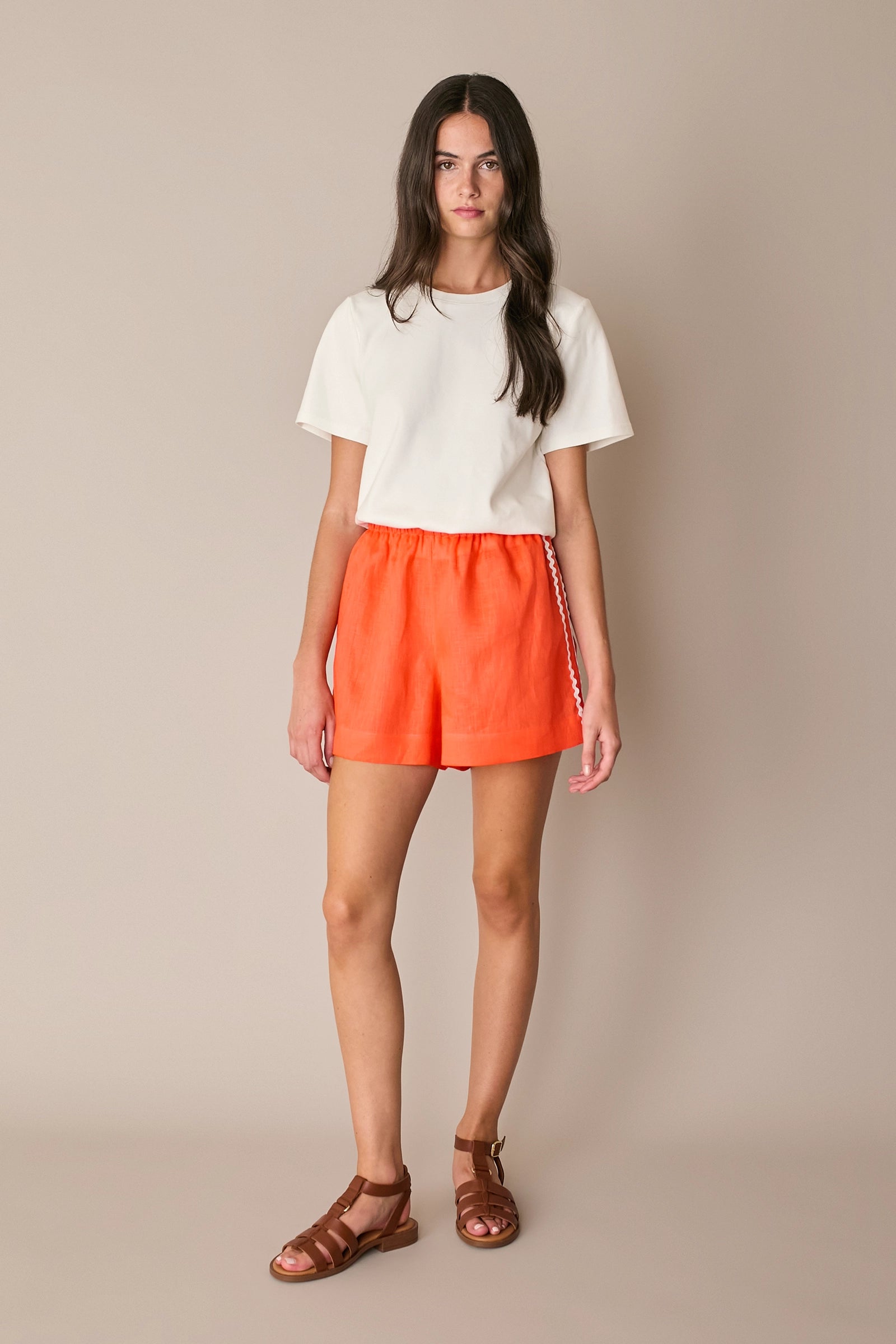 Shorts in lino con serpentina