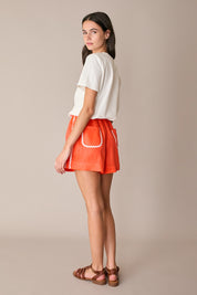 Elastic-waist shorts with contrast trim