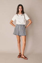 Elastic-waist shorts with contrast trim