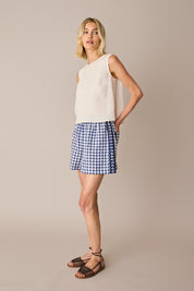 Elastic-waist shorts with contrast trim