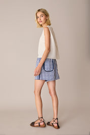 Elastic-waist shorts with contrast trim