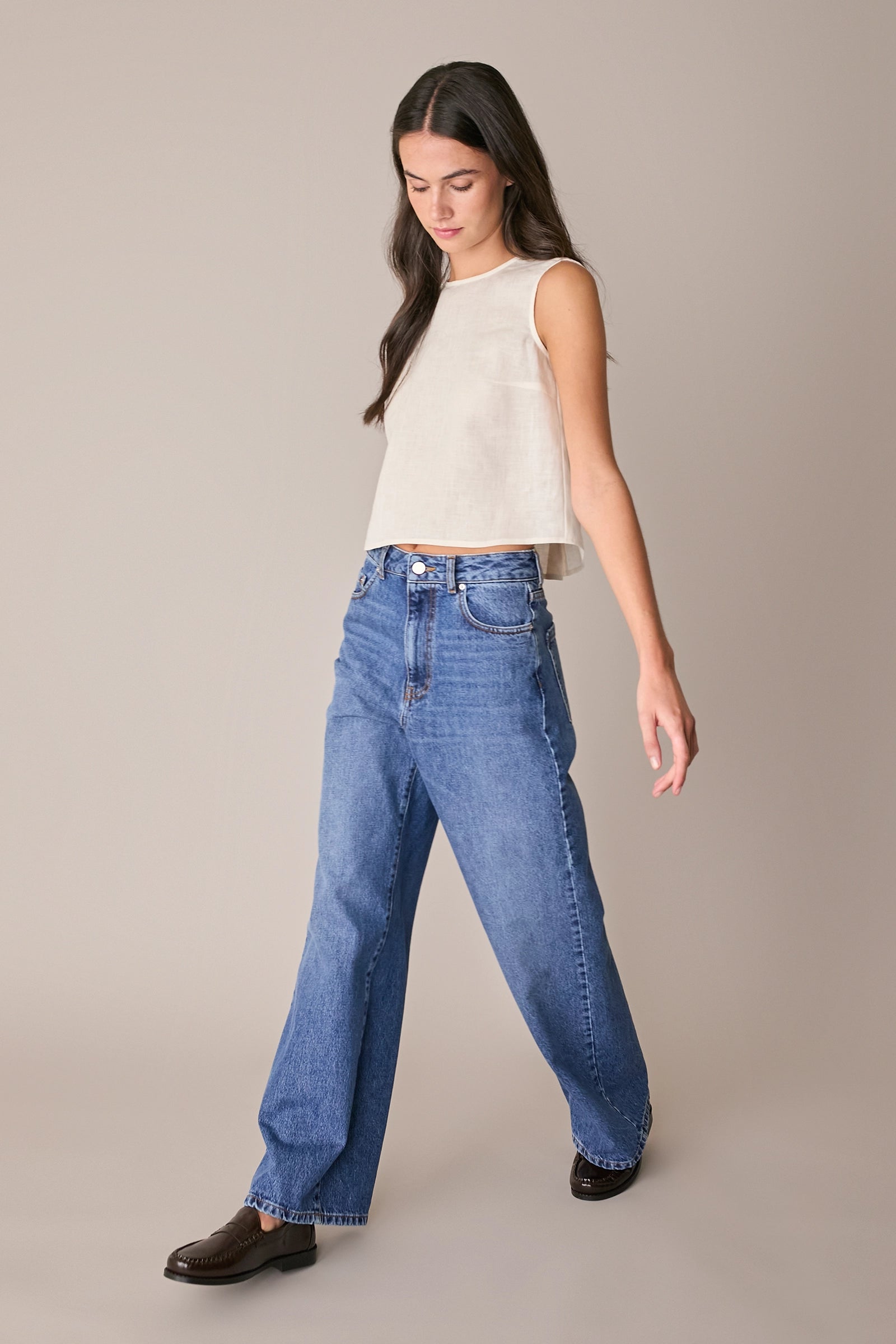 Wide-leg denim jeans
