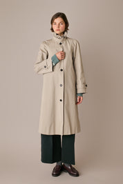 Trench con colletto volant