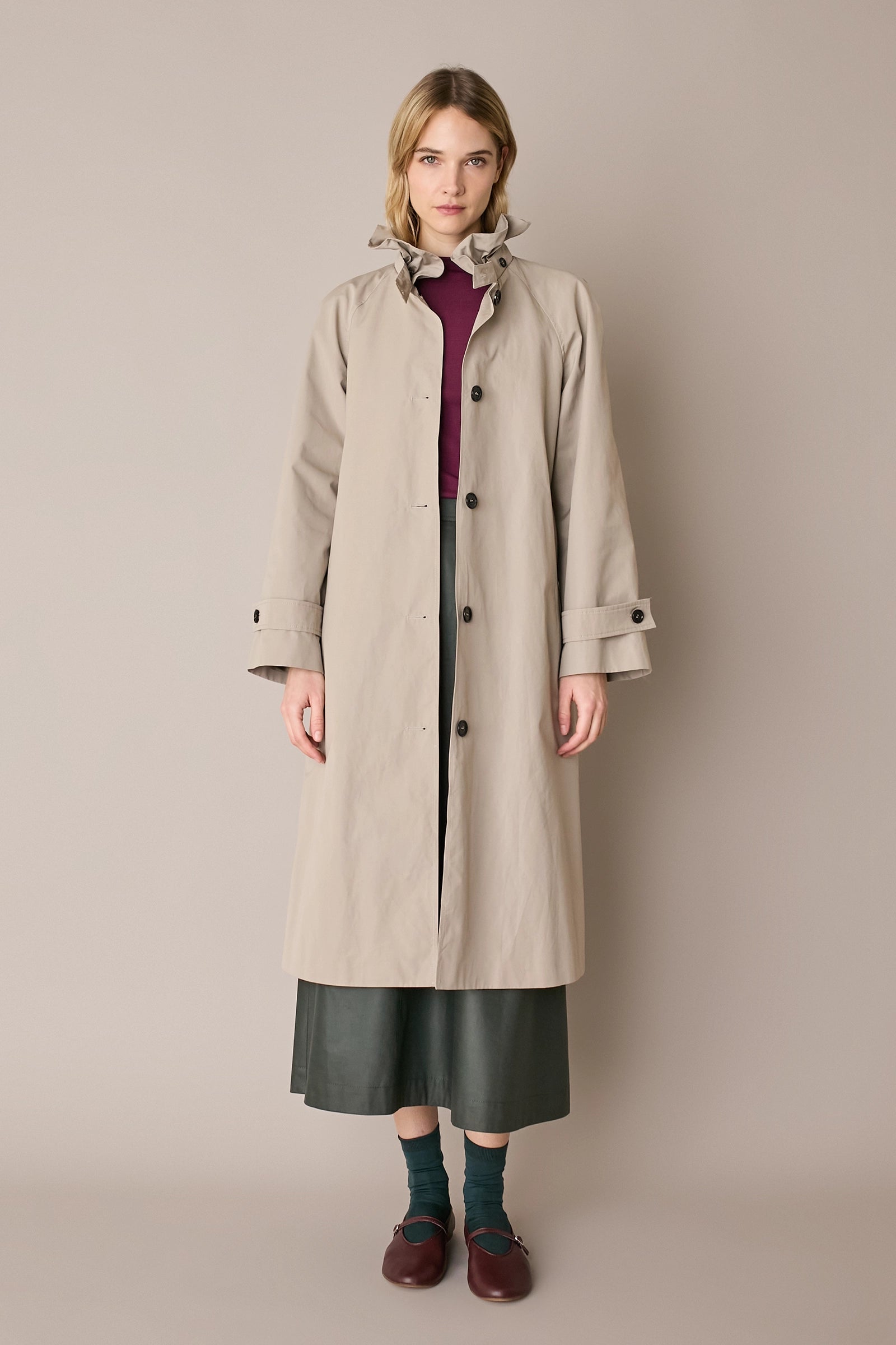 Trench con colletto volant