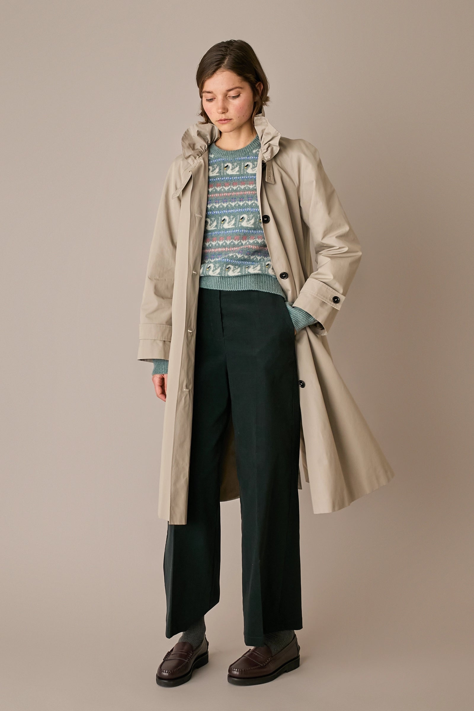 Trench con colletto volant