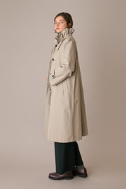 Trench con colletto volant