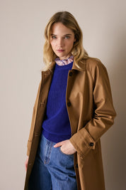 Water-resistant trench coat