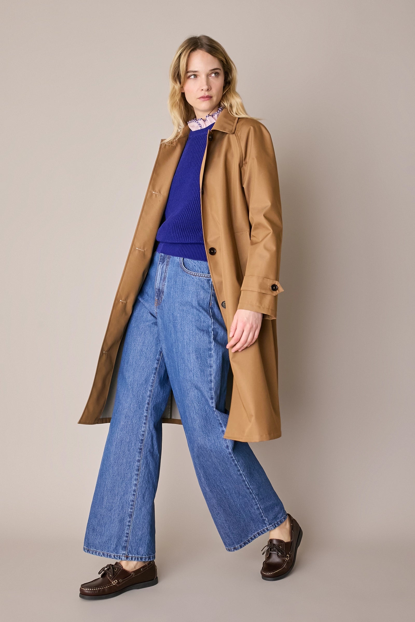 Water-resistant trench coat