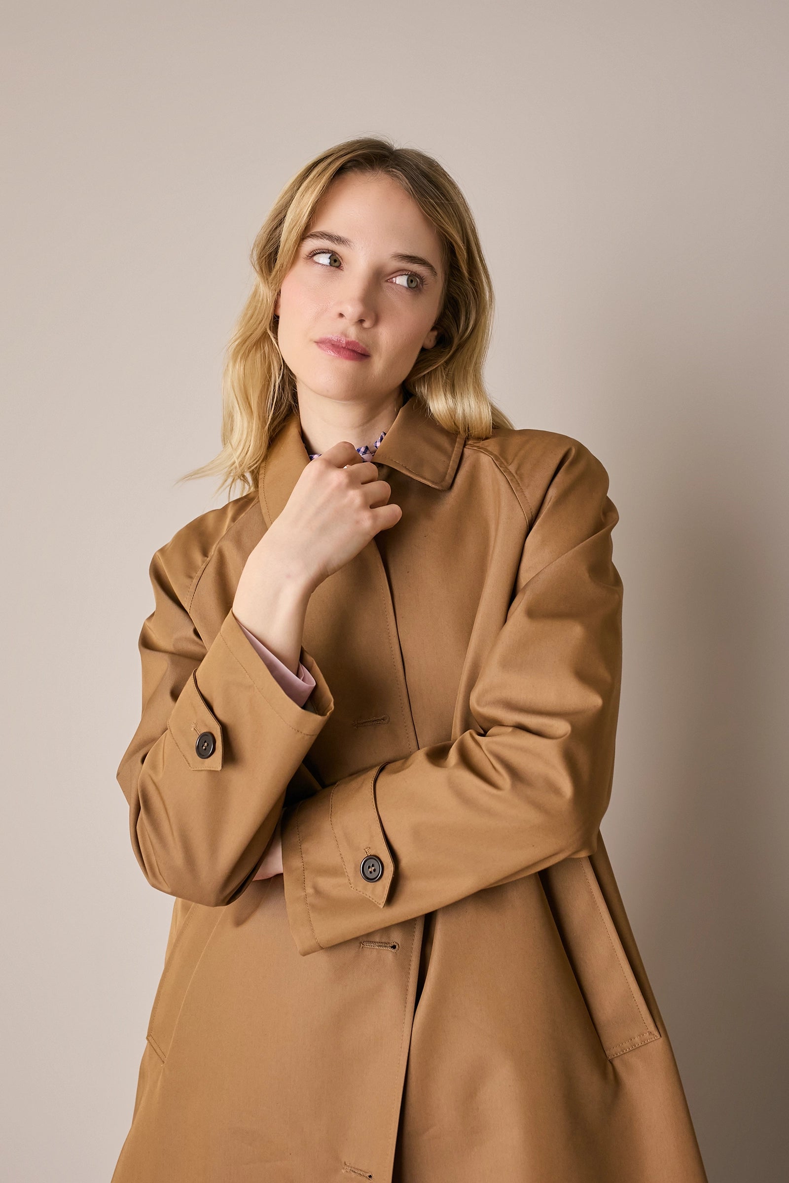 Water-resistant trench coat