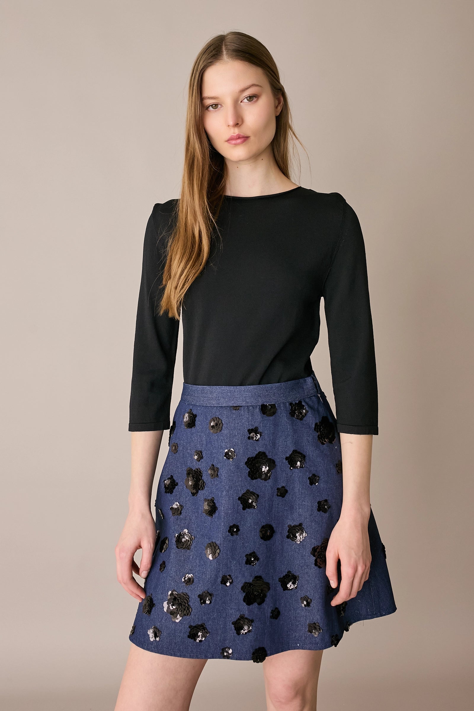 Gonna in denim con ricami paillettes