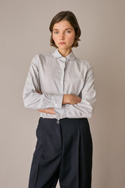 Camicia stretch con colletto stondato