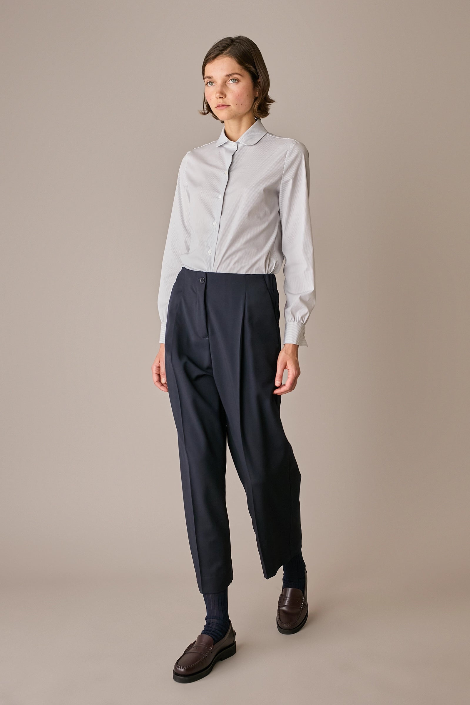 Camicia stretch con colletto stondato