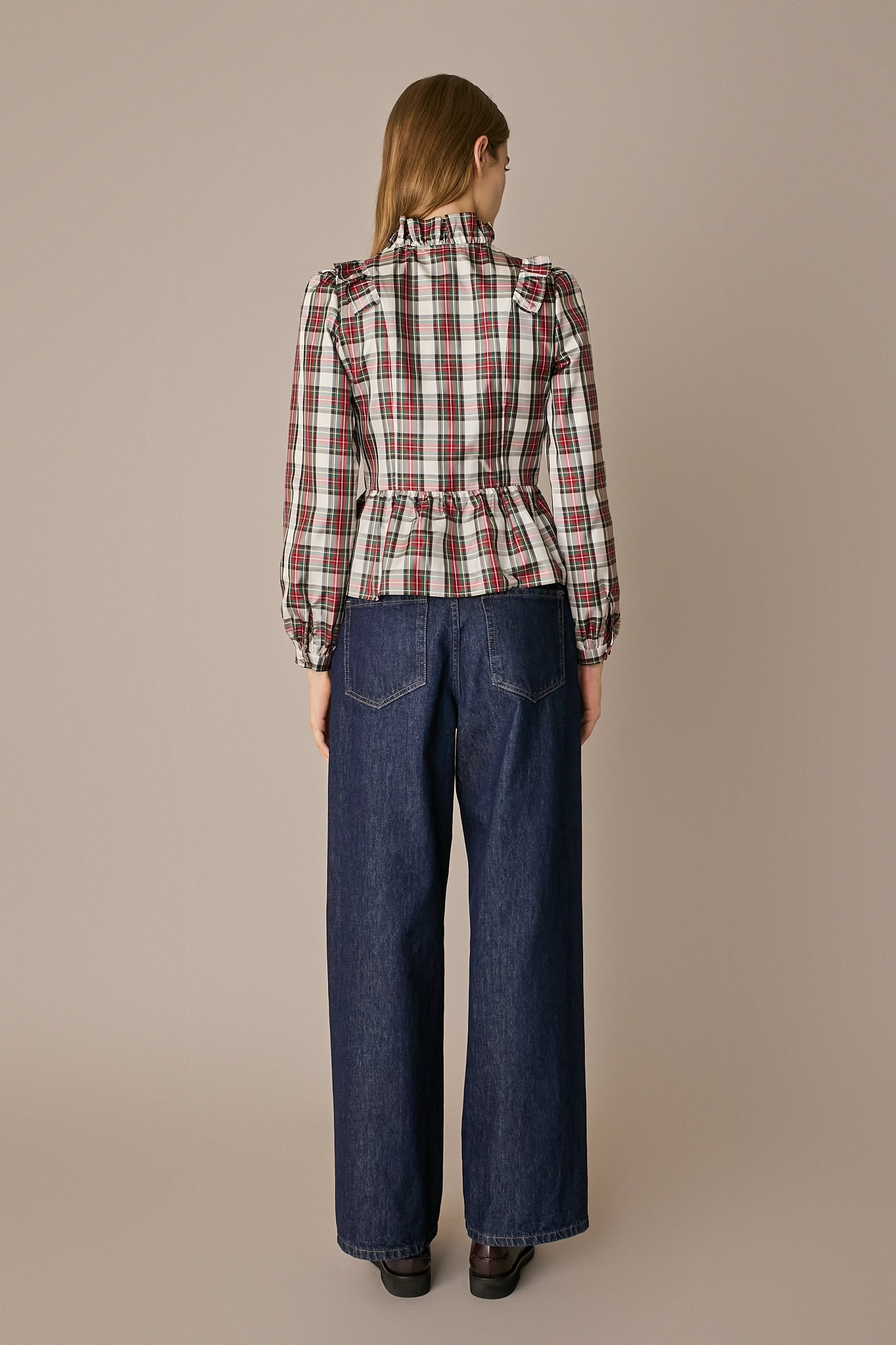 Camicia in seta tartan con rouches tartan verde in seta, volant