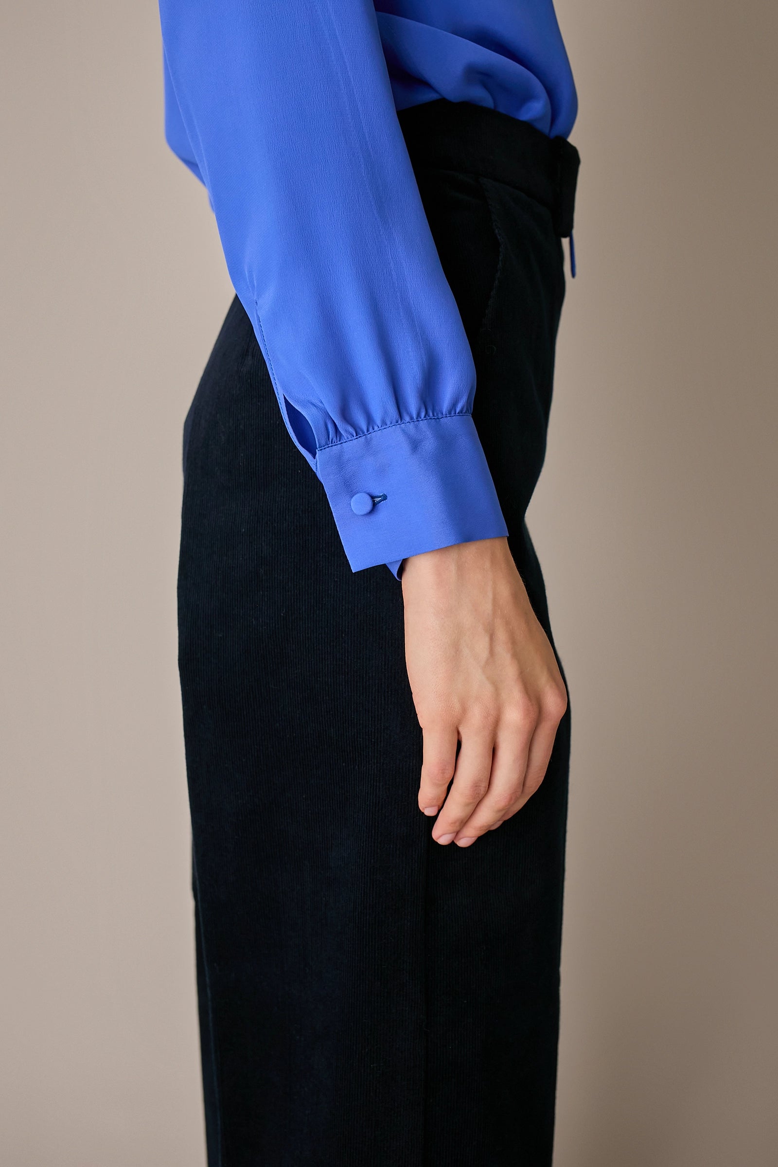 Camicia in blend di seta con fiocco