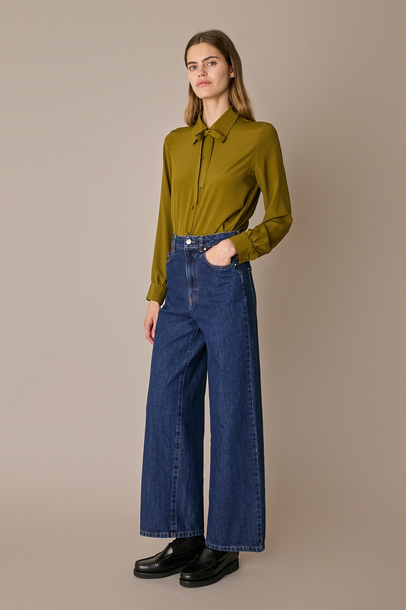 Camicia in blend di seta con fiocco