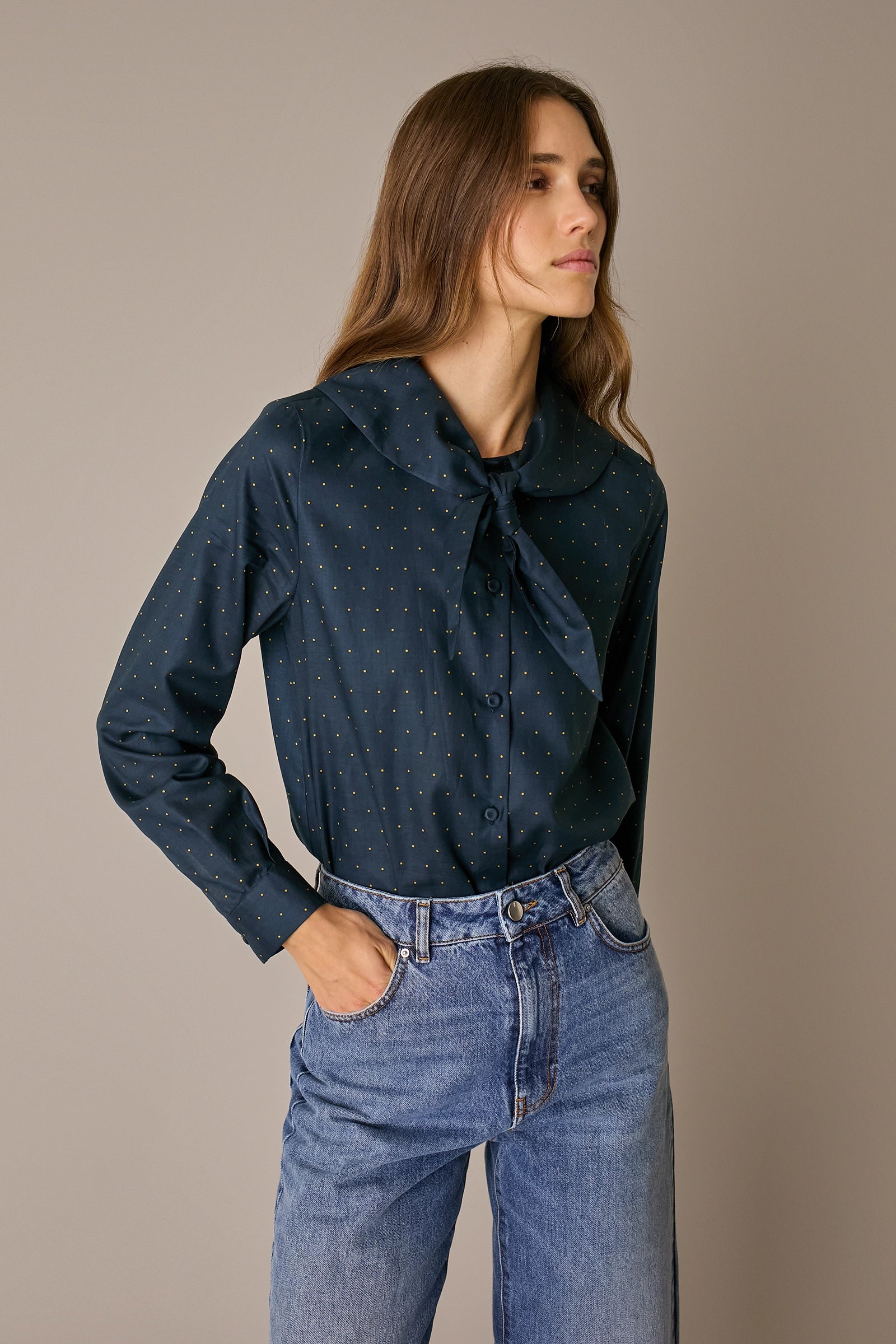 Camicia con colletto foulard