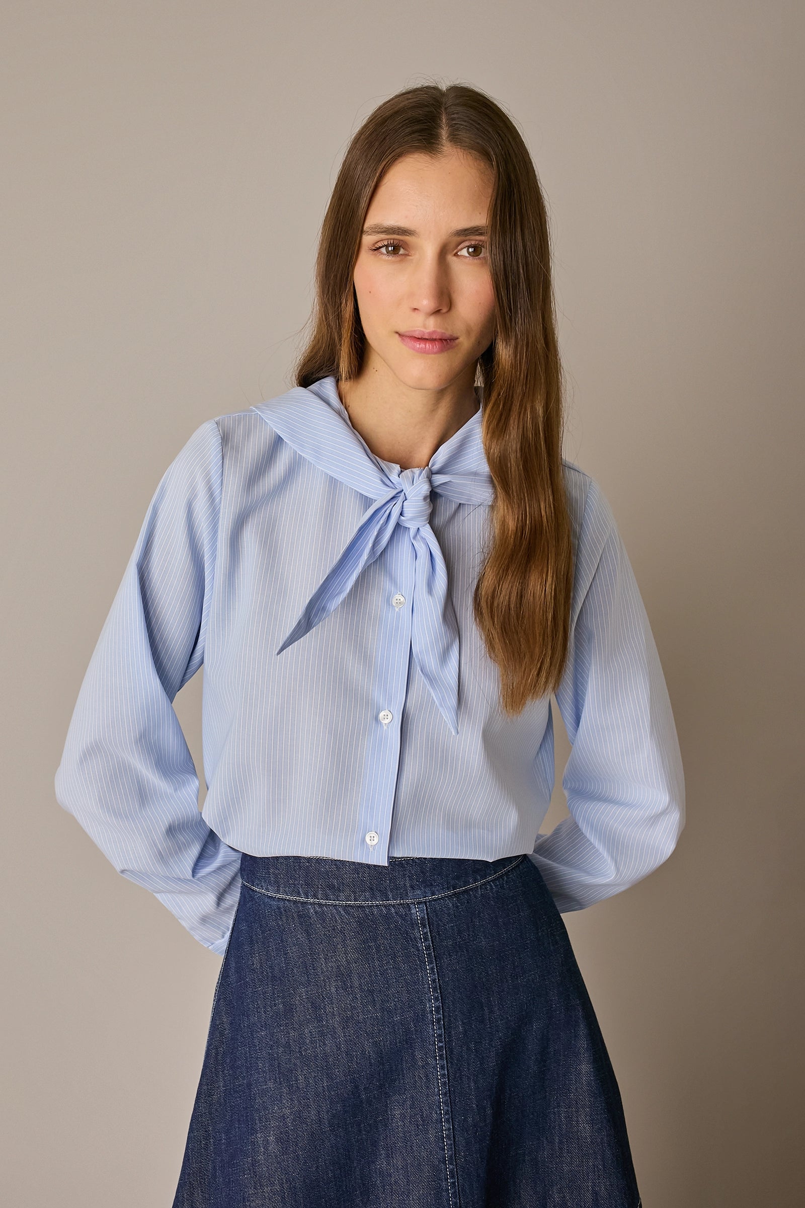 Camicia con colletto foulard