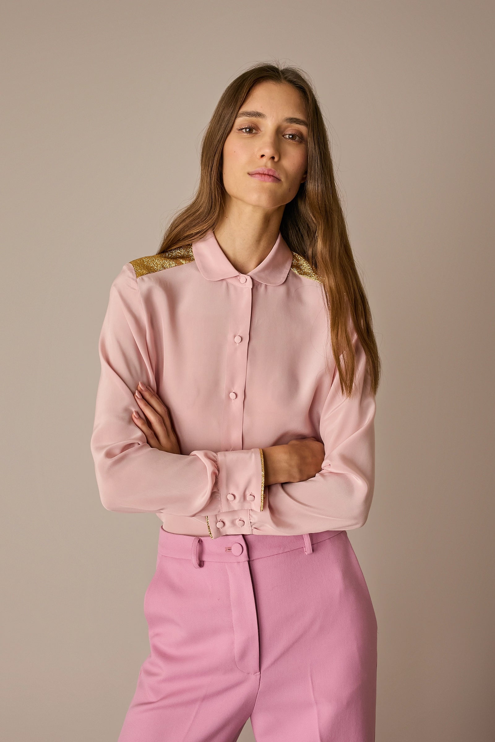 Camicia in seta con dettagli dorati