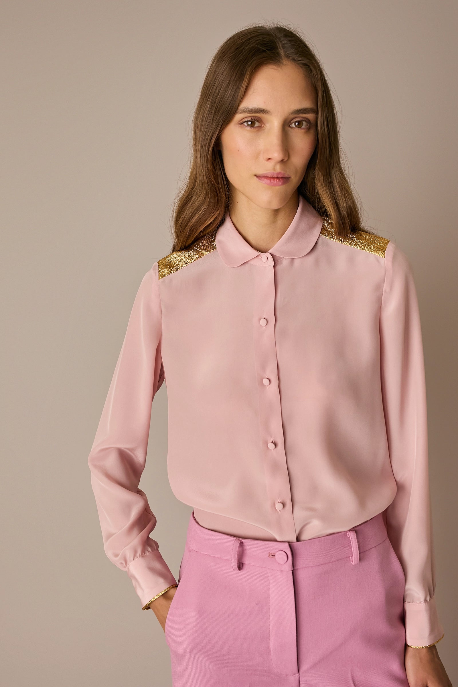 Camicia in seta con dettagli dorati