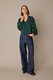 Top a righe con scollo a V