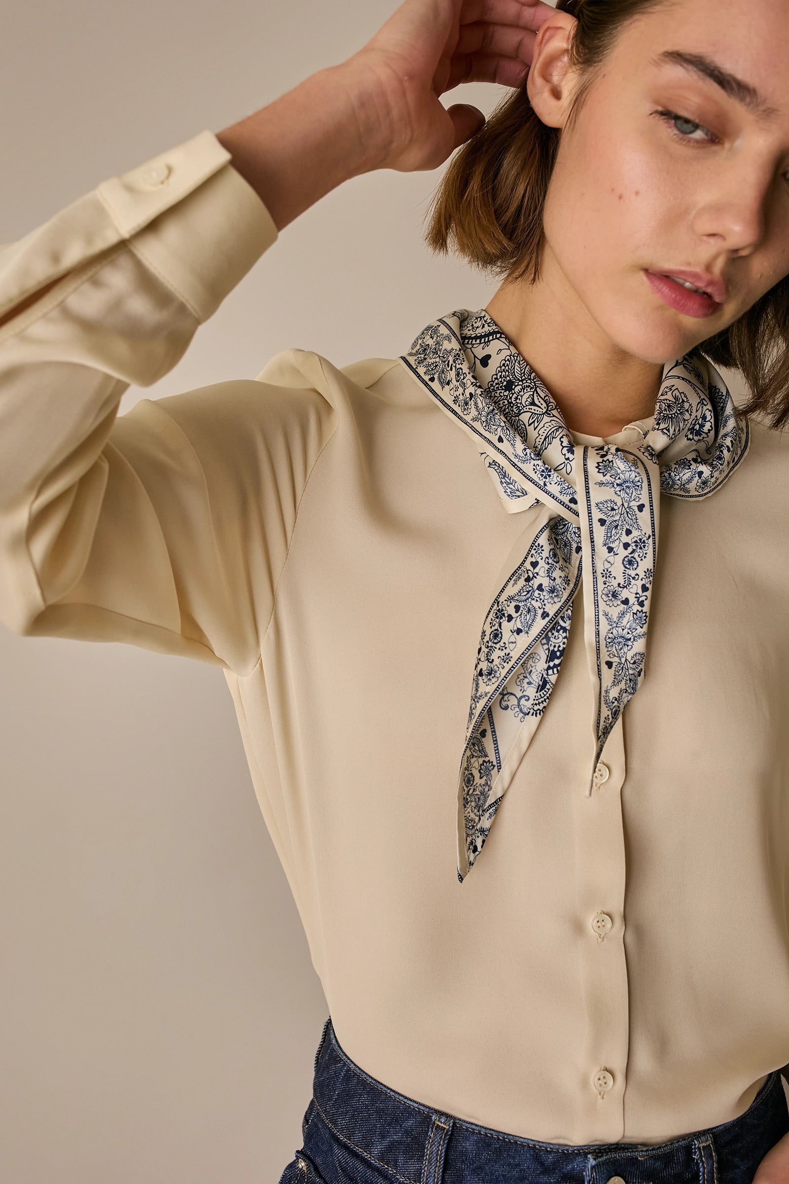 Silk-blend shirt with bandana collar