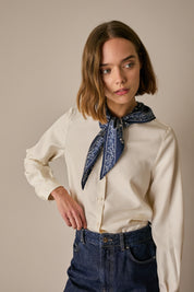 Camicia in seta con colletto bandana